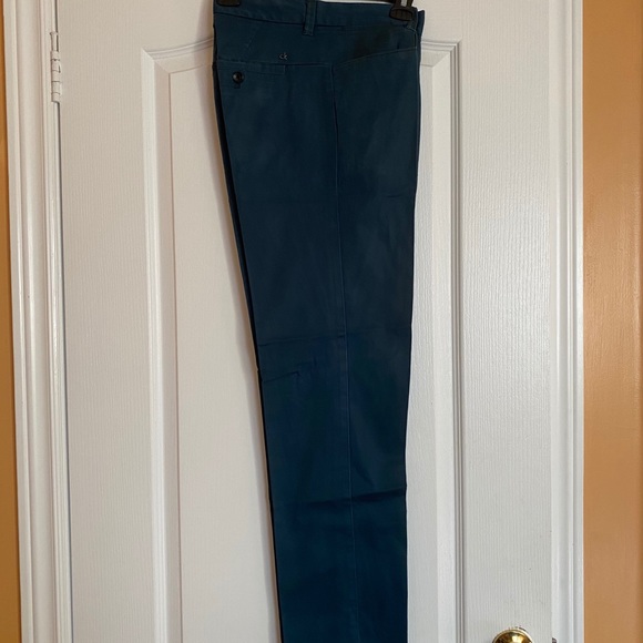 A pair of Calvin Klein chinos - Picture 5 of 5